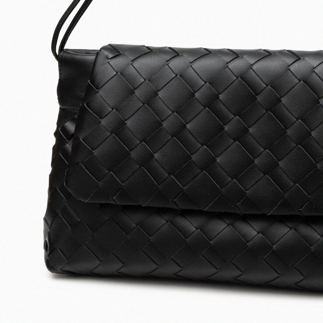 Elora Shoulder Bag